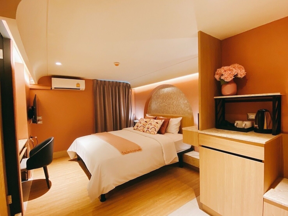 Grand Executive Room with bathtub photo 2