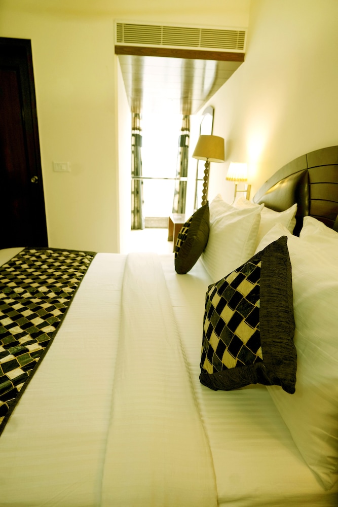 Deluxe Room With Airport Pickup