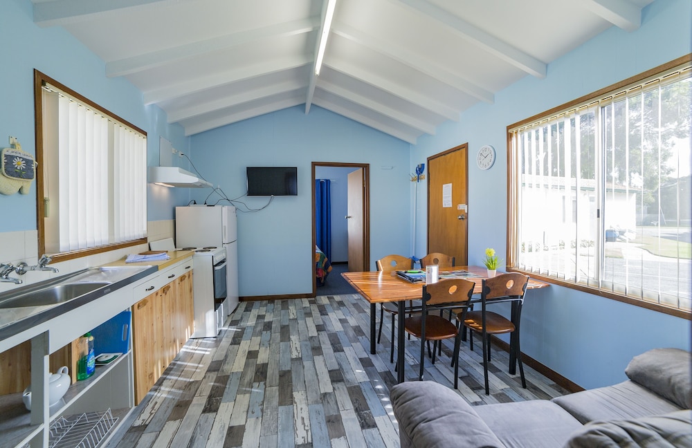 Senior Chalet, 2 Bedrooms, Accessible, Partial Sea View photo 3