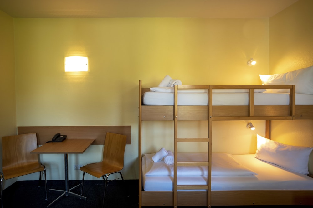 Quadruple Room - Photo 13