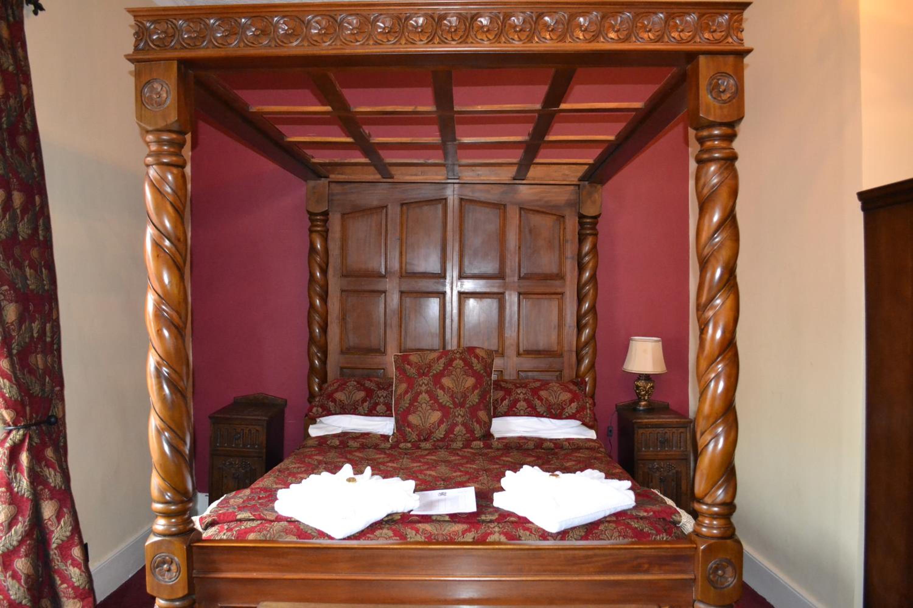 Deluxe Double Room with Bath - Photo 1