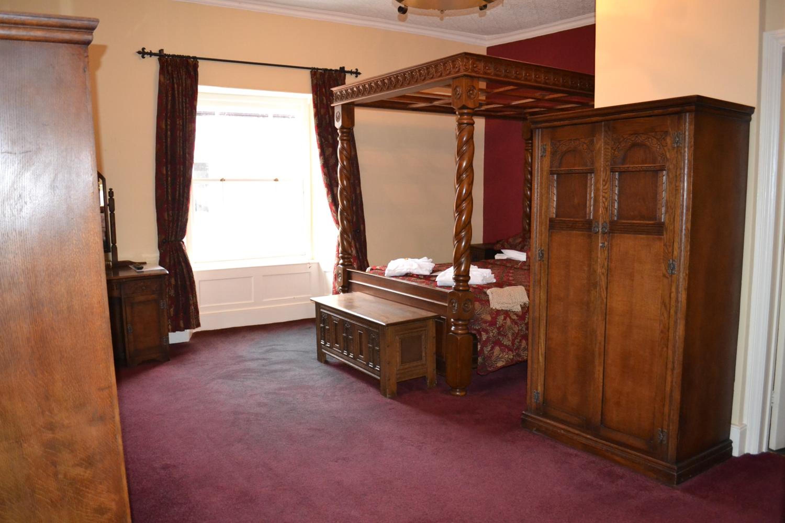 Deluxe Double Room with Bath - Photo 14