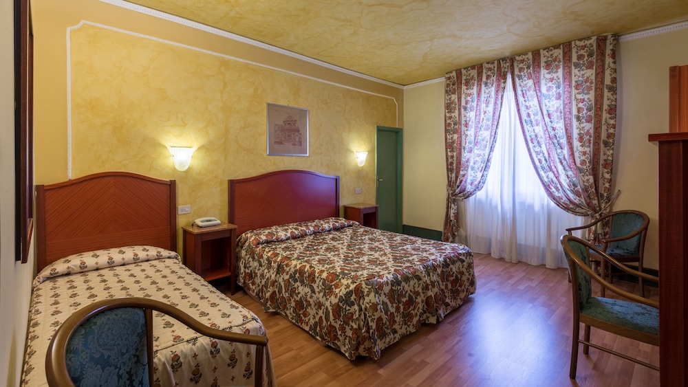 Classic Quadruple Room, 1 Bedroom photo 2
