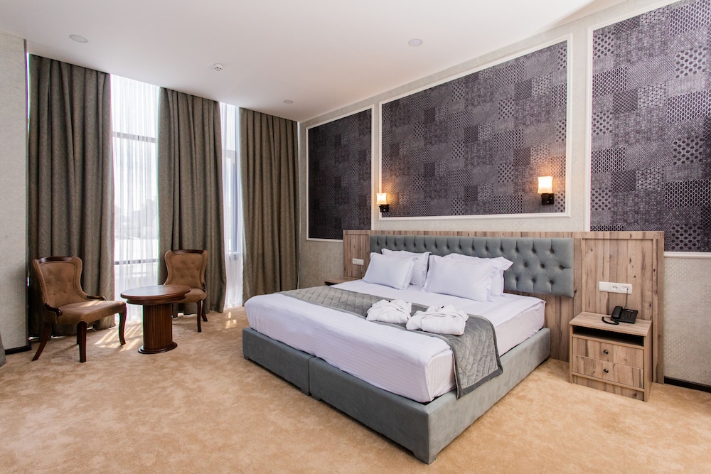 Panoramic Room - Photo 1