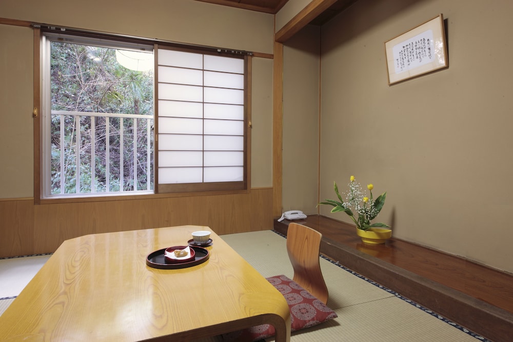 Japanese Style Room 6 Tatami-mats, North Facing photo 3