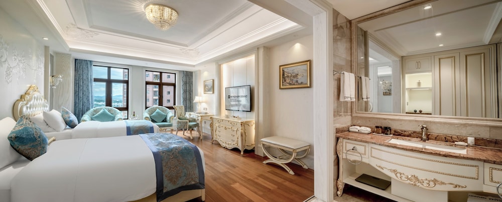 Business Room, 2 Double Beds, Non Smoking