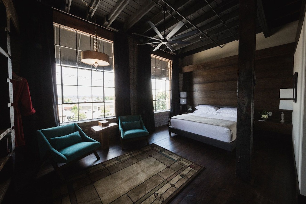 Superior Suite, 1 King Bed photo 1