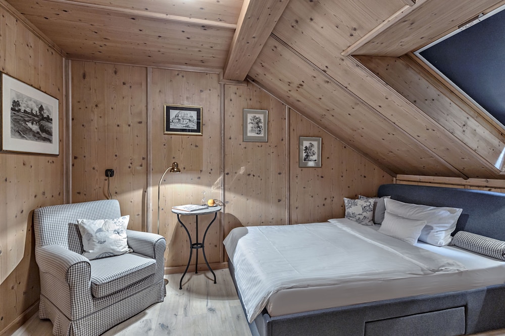 Economy Single Room