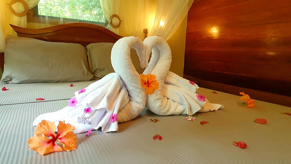 House, 1 Queen Bed, Garden View (Coconut Tree House) photo 2