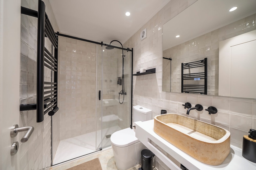 Deluxe Double Room, 1 Queen Bed, Air conditioning, Park View photo 2