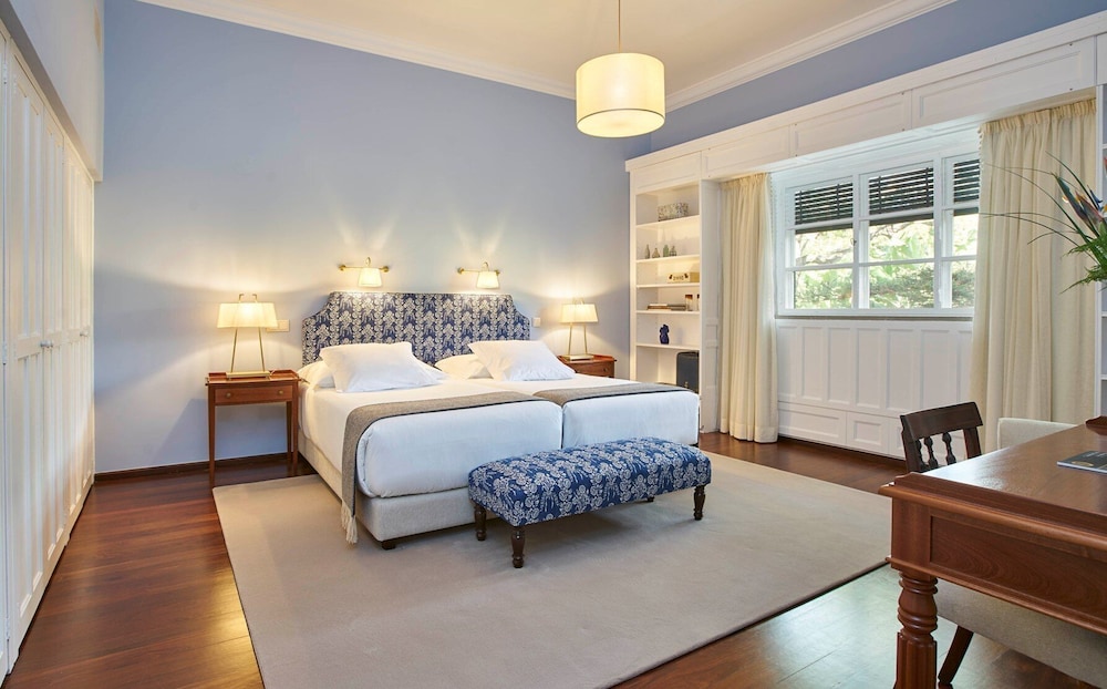 Manor House Suite photo 2