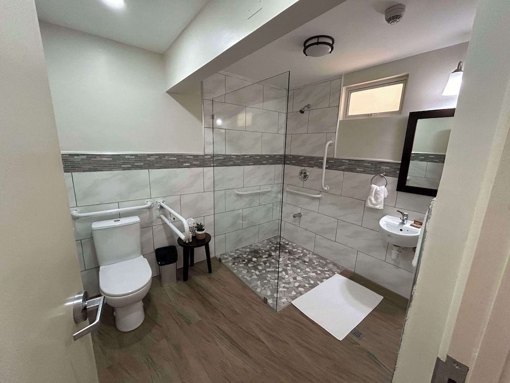 Room, 1 Double Bed, Accessible, Non Smoking (Efficiency) - Photo 2