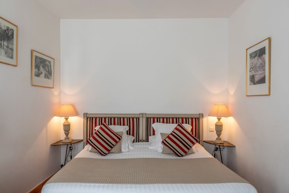 Standard Double or Twin Room, City View photo 1