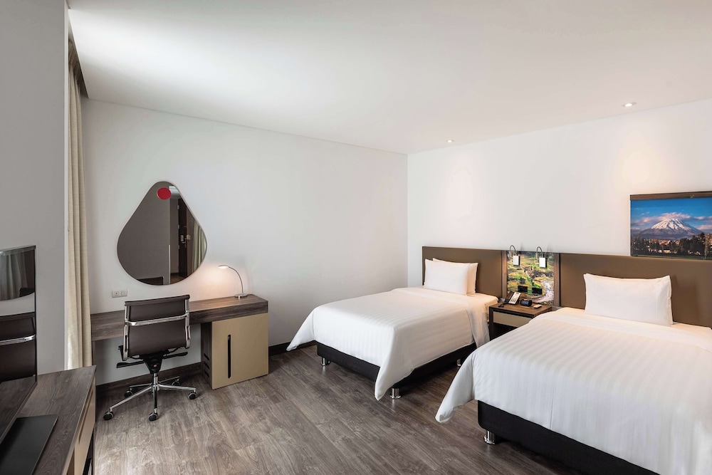 Room, 2 Twin Beds, Refrigerator (Scenic View) - Photo 18