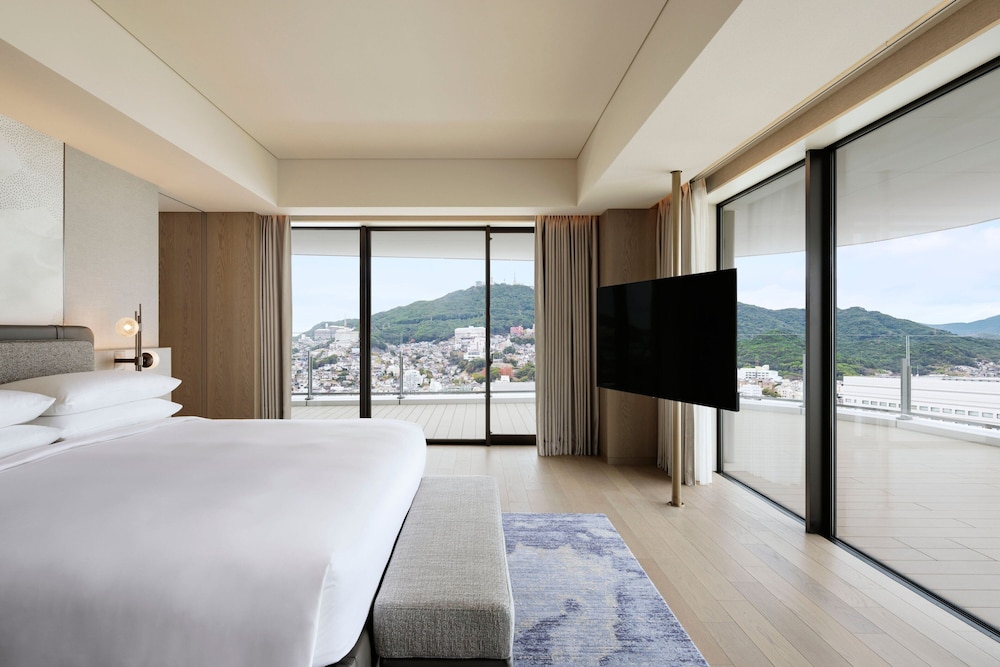 Club Suite, 1 Bedroom - Photo 4