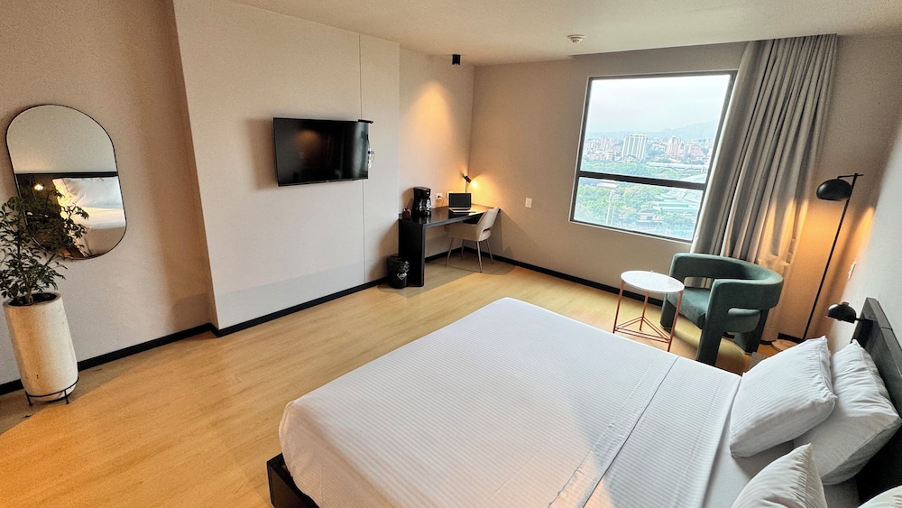 Deluxe Double Room, 1 Queen Bed - Photo 14