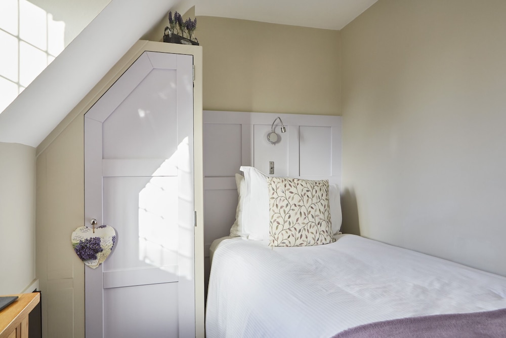 Single Room, Ensuite, River View photo 3