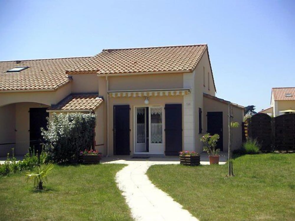 1 HOLIDAY HOME FOR 4 photo 2