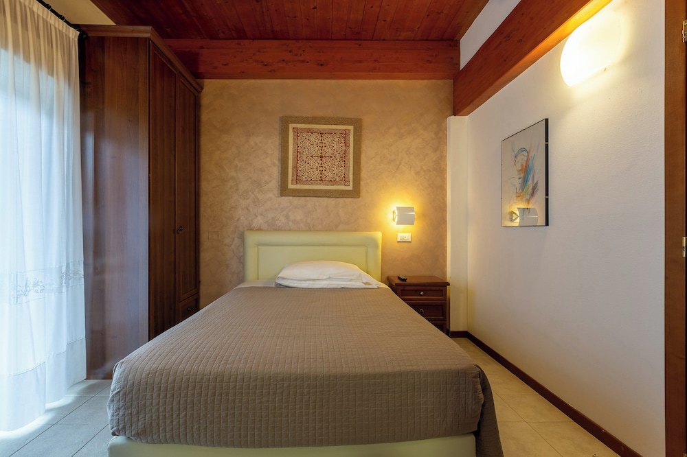 Superior Single Room, 1 Bedroom, Balcony photo 2