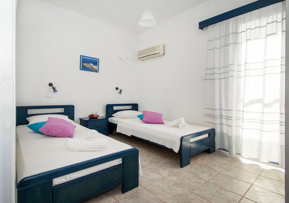Apartment, 2 Bedrooms, Partial Sea View