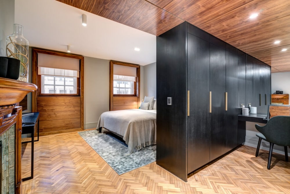 Signature Suite, 2 Bedrooms, Kitchenette with Club Lounge Access