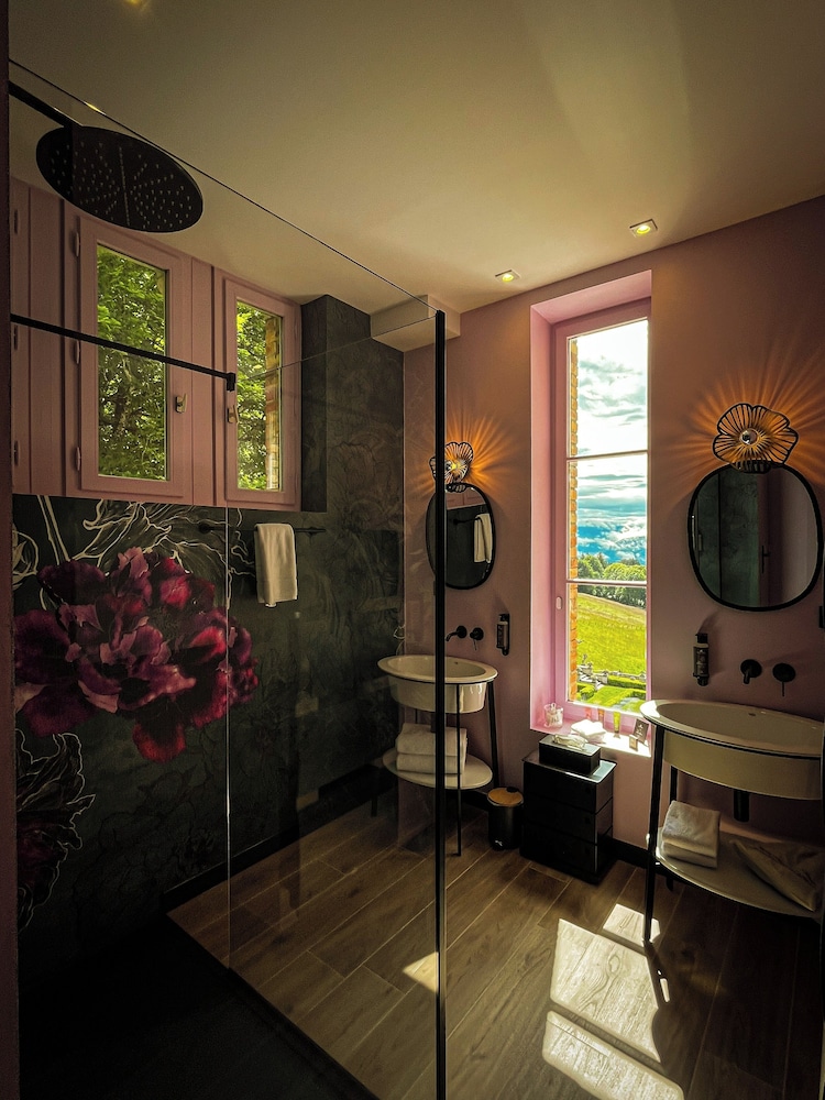 Signature Junior Suite Mountain View in the Castle photo 2