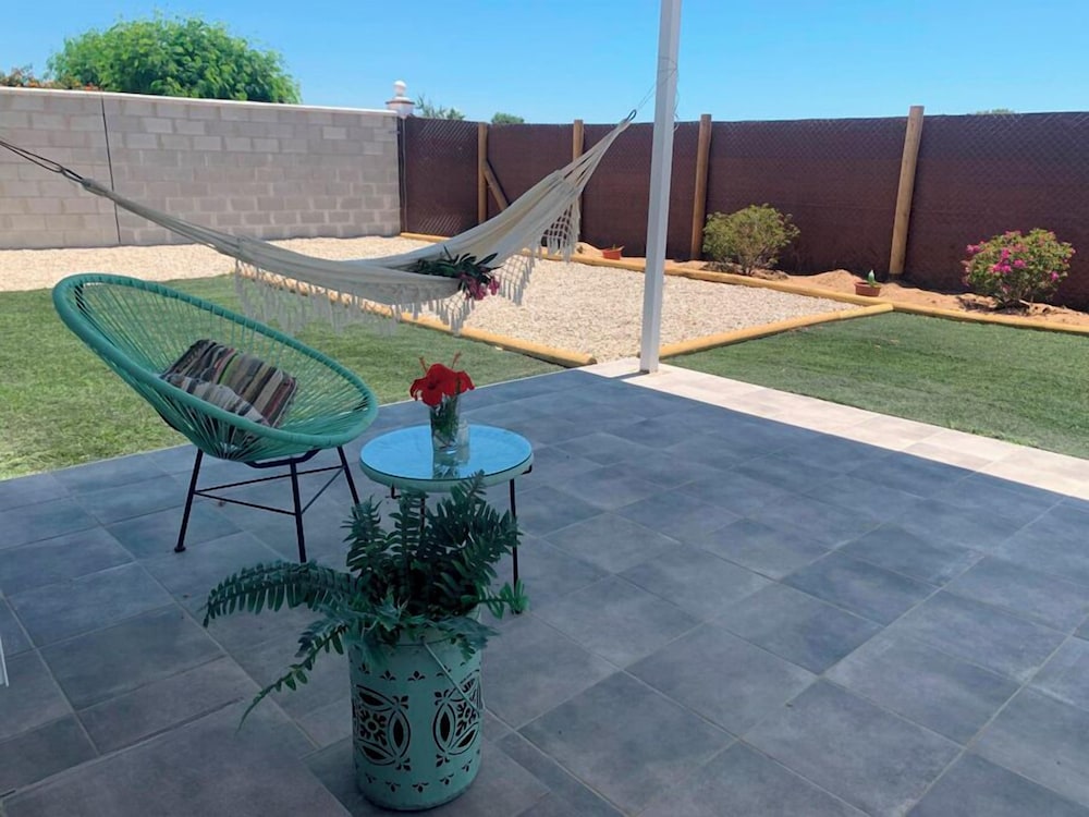 Deluxe House, Patio
