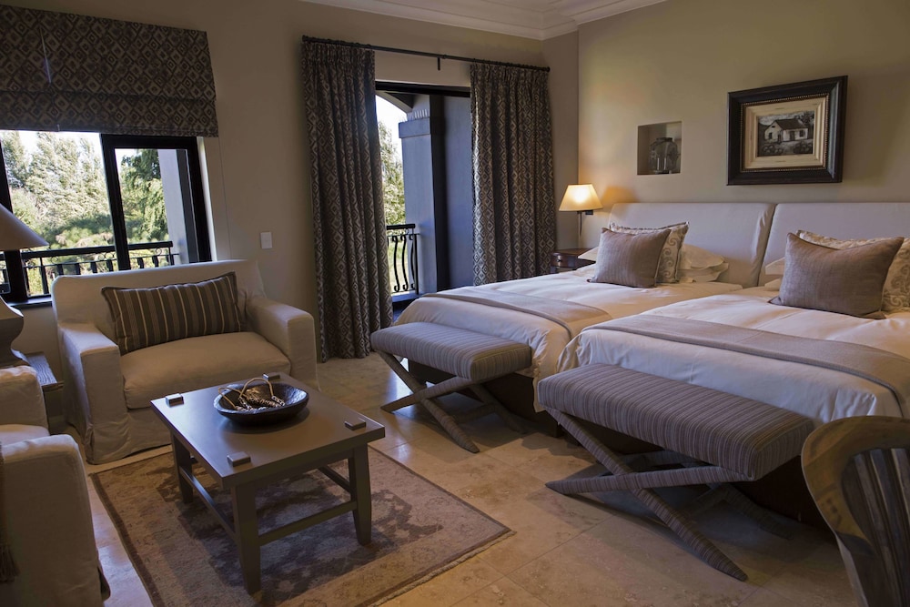 Premium Studio Suite, 2 Double Beds, Courtyard View photo 1