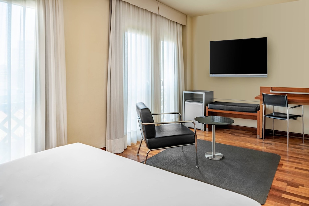 Standard Room, 1 Queen Bed