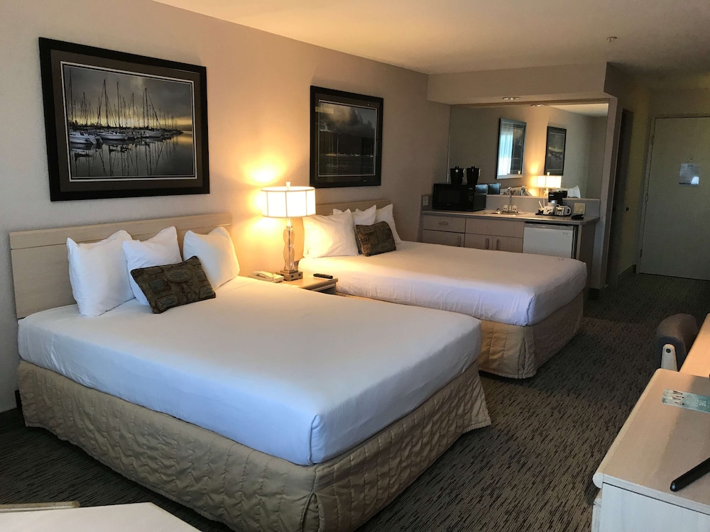 Suite, 2 Queen Beds photo 1
