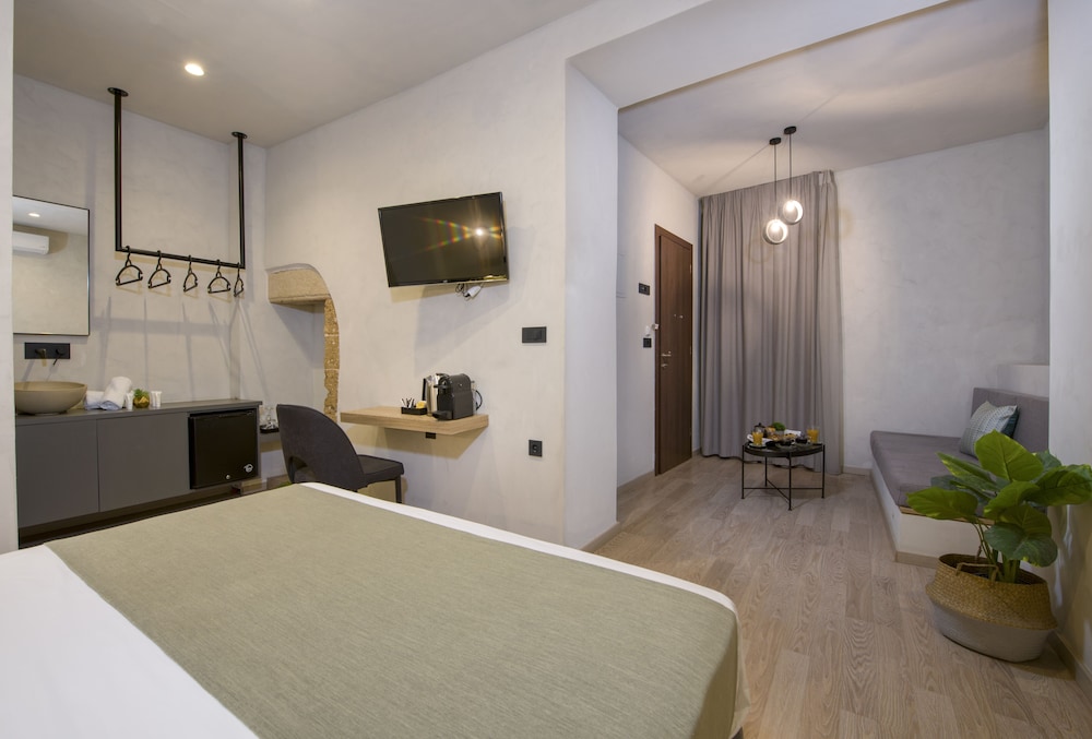 Deluxe Double Room (1st Floor, Old town view) photo 1
