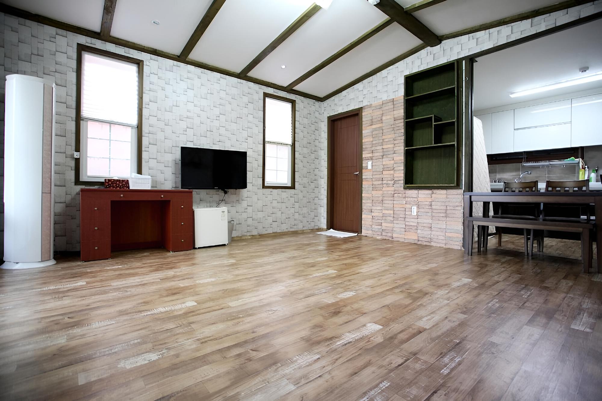Room (Pension Type) - Photo 6