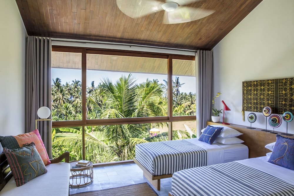 Three-Bedroom Private Pool Villa Panggung photo 3