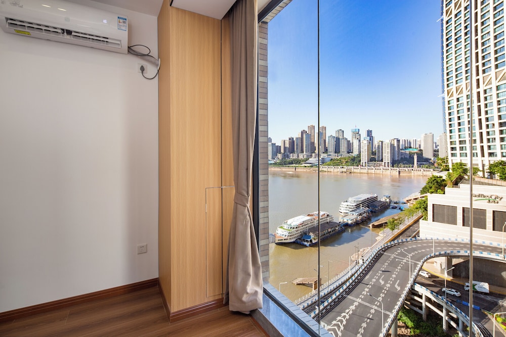 Comfort Apartment, 2 Queen Beds, Ensuite, Ocean View photo 1
