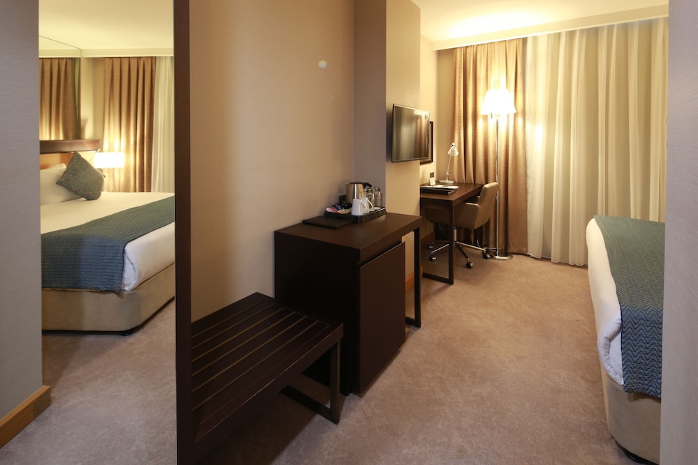 Economy Room