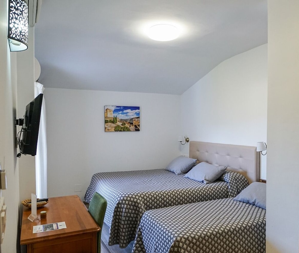 Basic Triple Room, Mountain View
