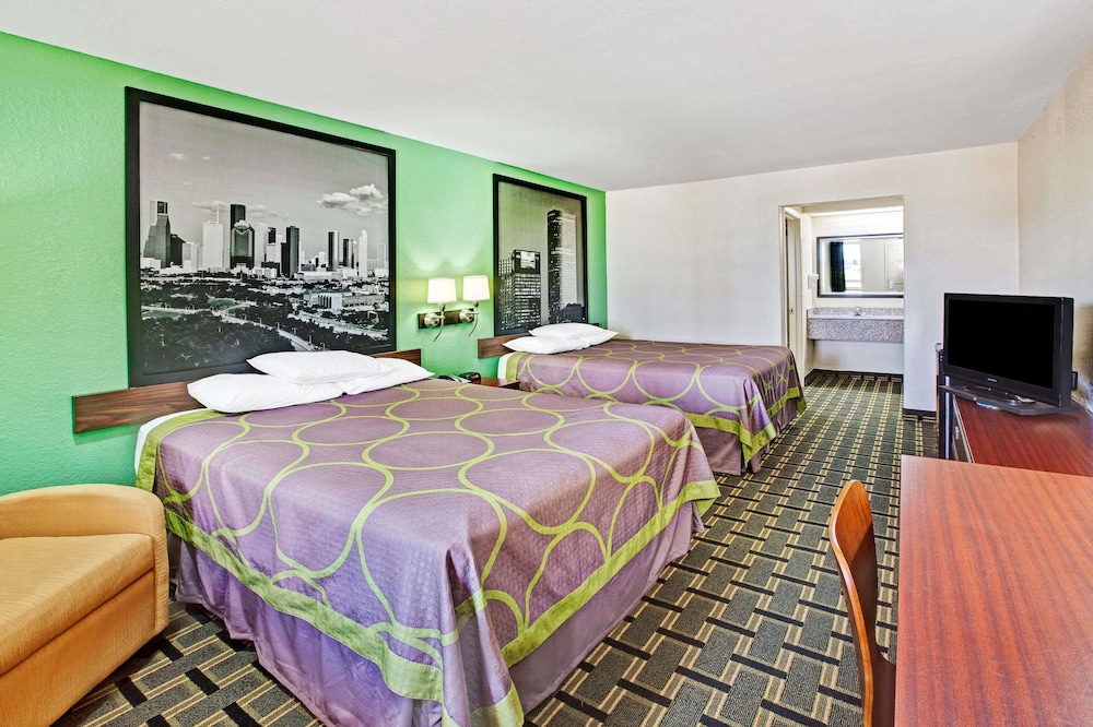 Standard Room, 2 Queen Beds, Smoking photo 2