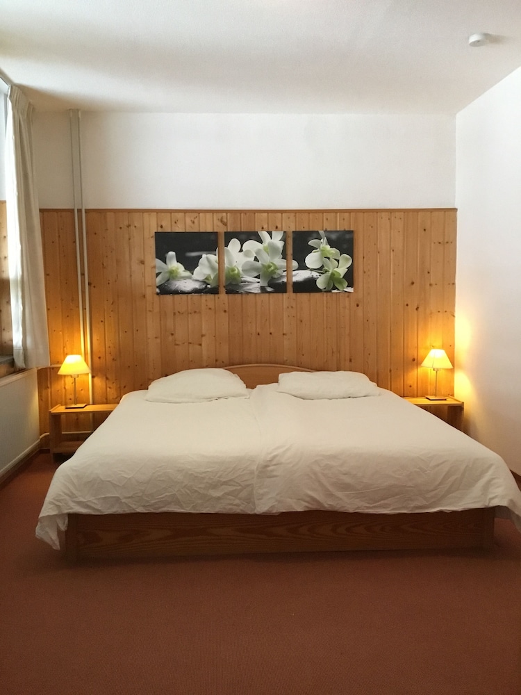 Suite photo 1
