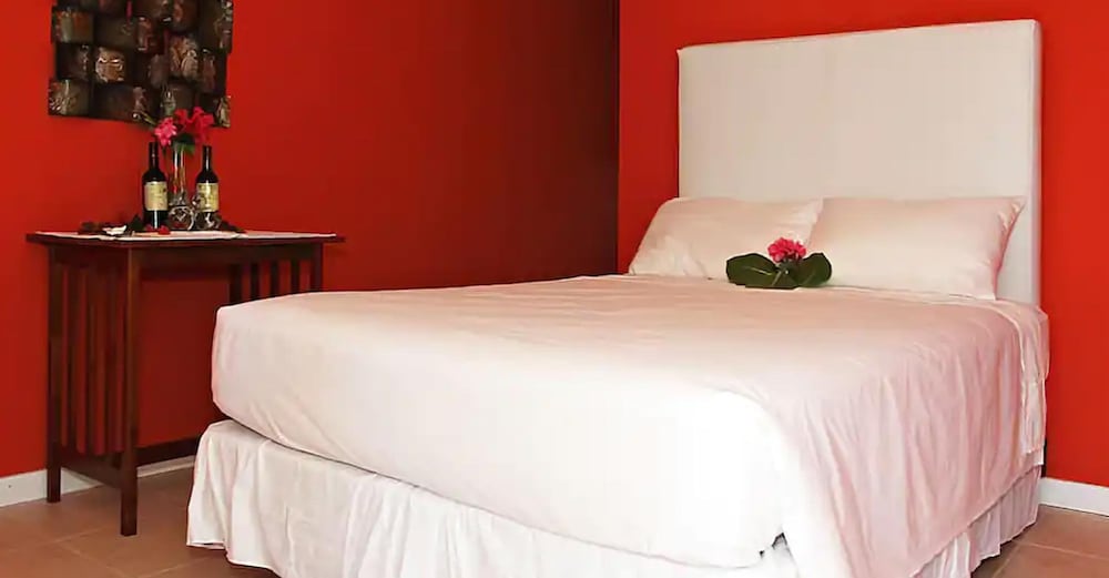 Standard Room, 1 Queen Bed photo 1
