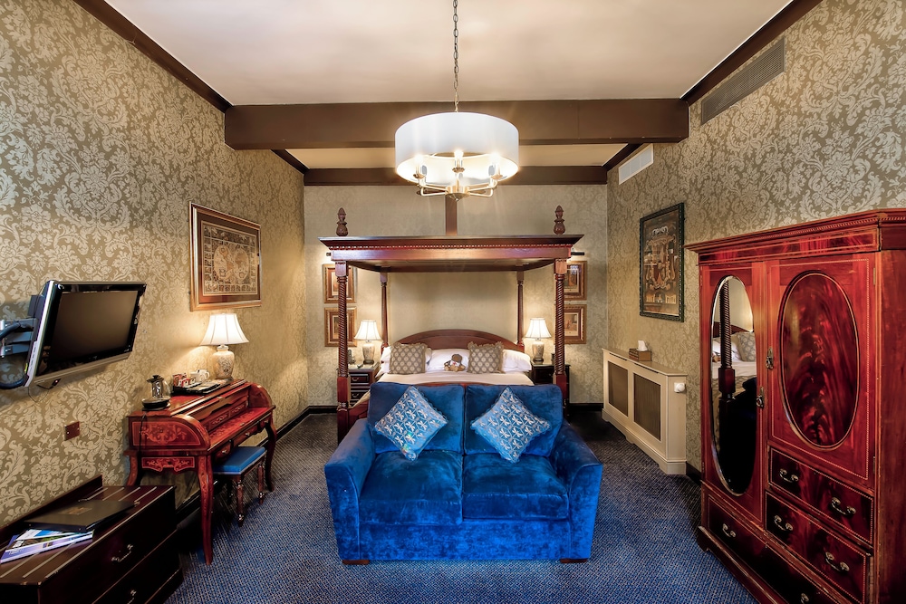 The Cadwallader Suite