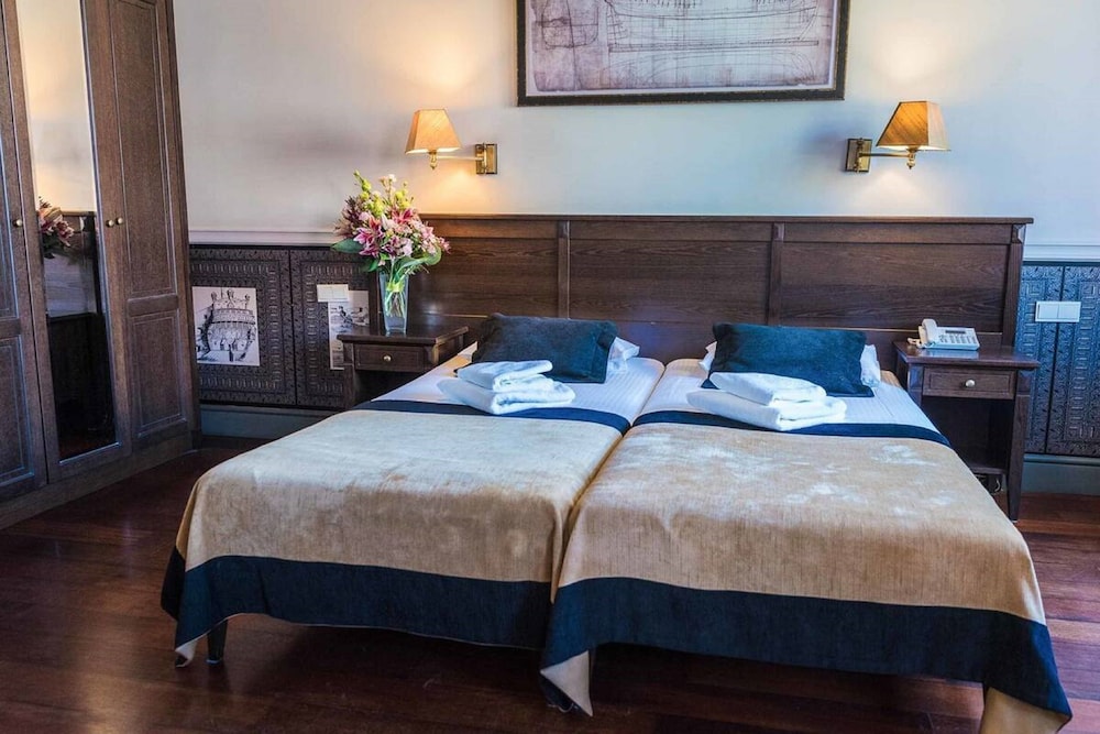 Classic Double or Twin Room - Photo 20