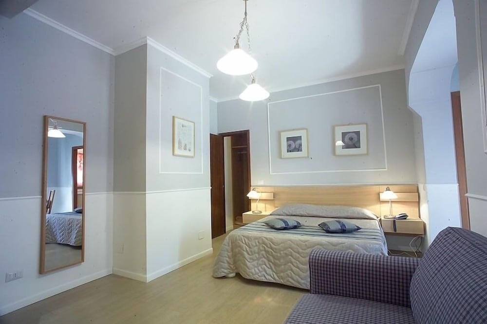 Single Room photo 3