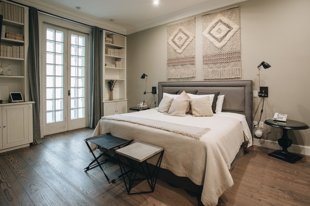 Exclusive Room, 1 King Bed, City View