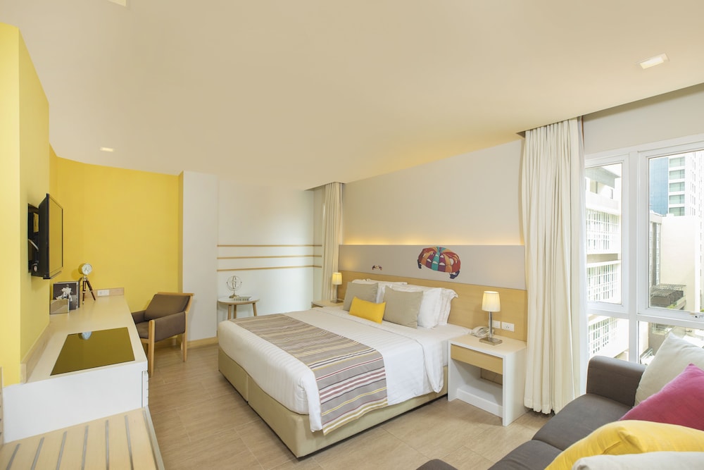 Deluxe Double Room, City View photo 1