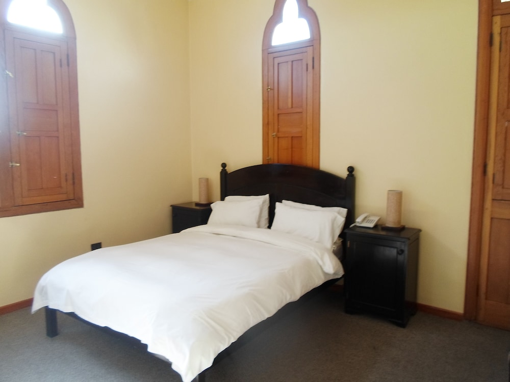 Junior Suite, 1 Queen Bed, City View