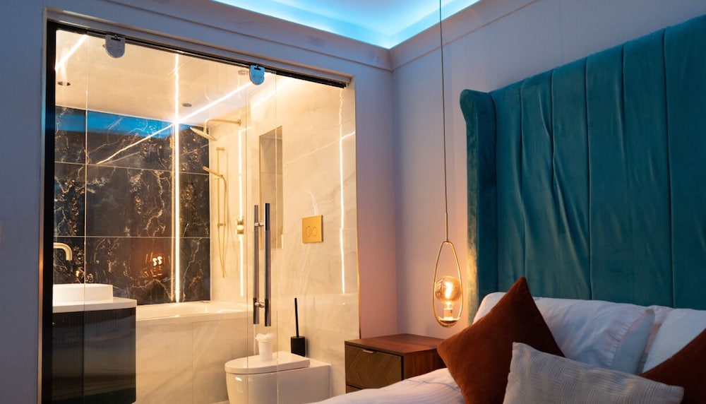Standard Apartment, Hot Tub - Photo 1
