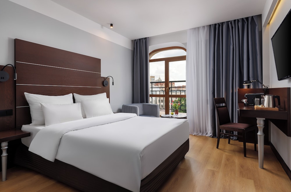 Superior Room, Balcony, City View photo 2