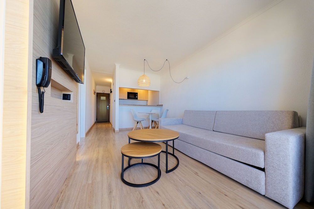 Premium Apartment, 1 Bedroom (2 Adults and 1 Child) thumbnail 5