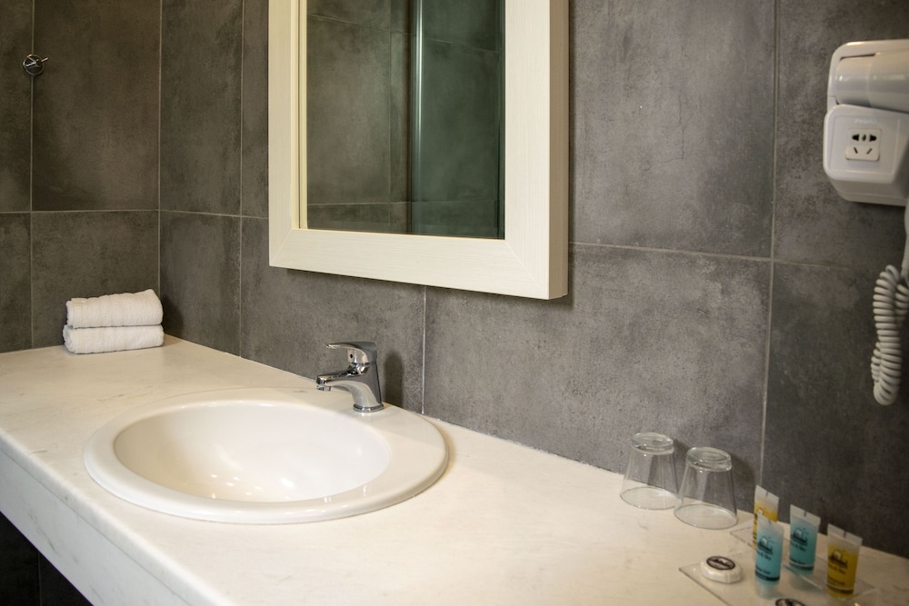 Pool Double or Twin Room - Photo 9