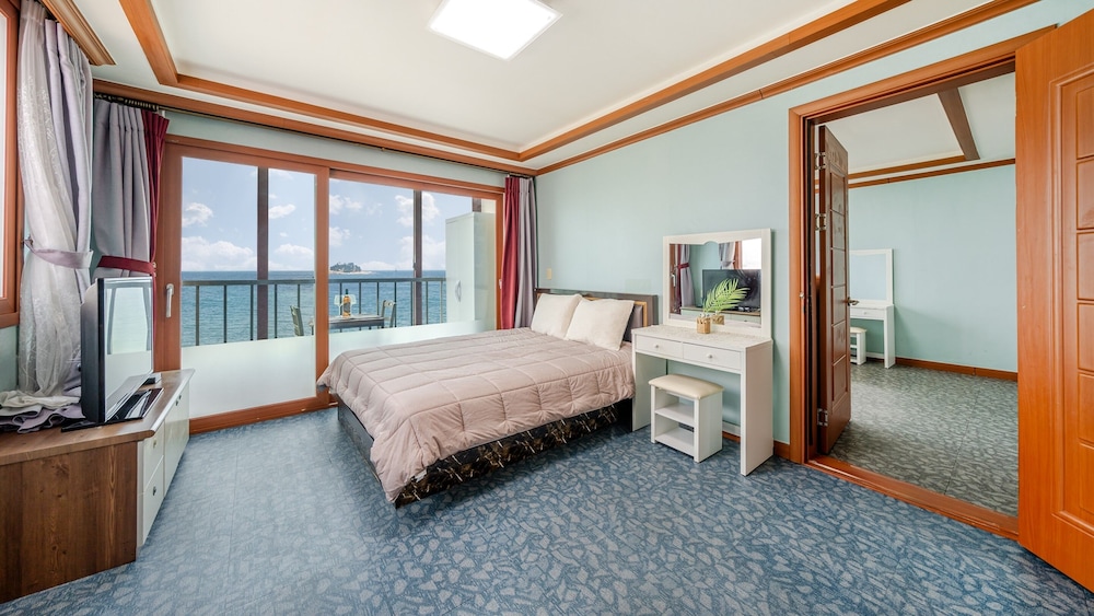 Basic Room, 1 Bedroom (Room 303 Pension(Ocean View/BBQ))